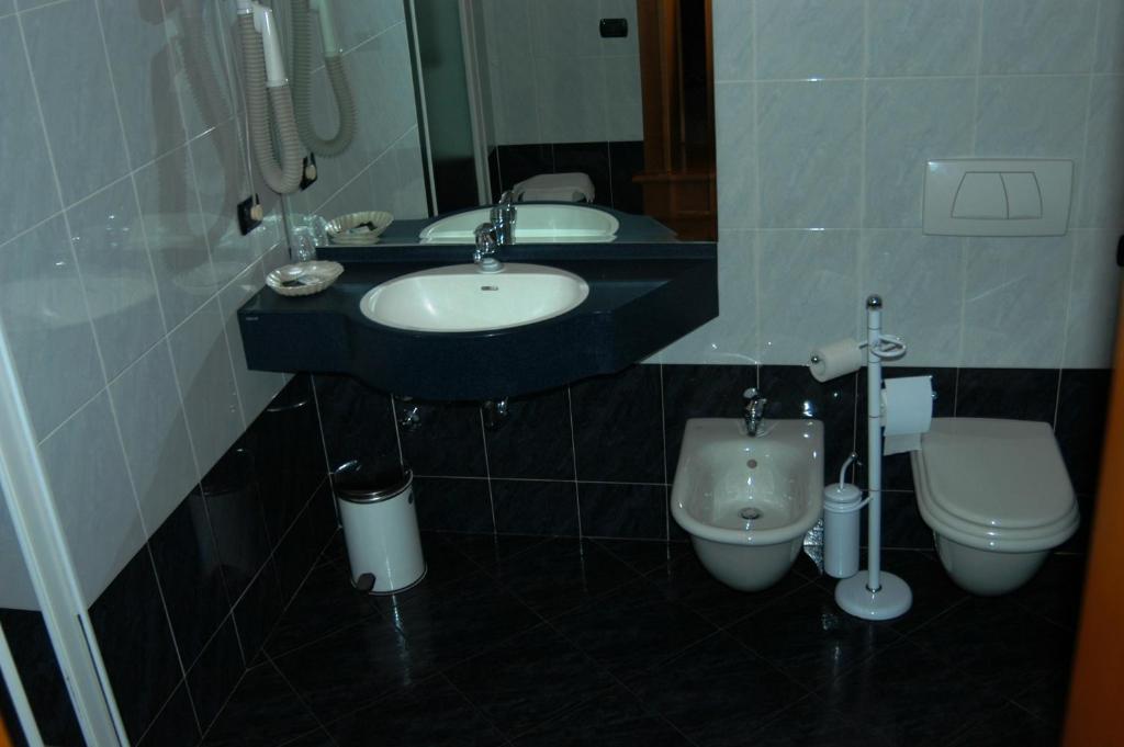 Confine Hotel 3*