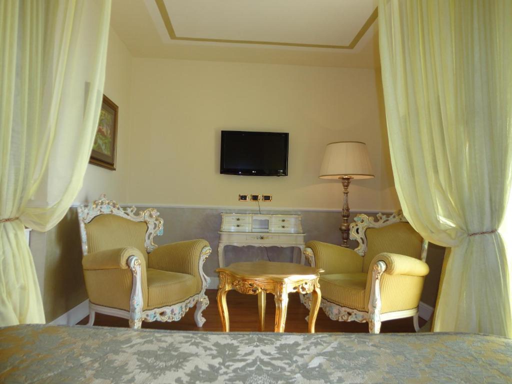 Confine Hotel Colà