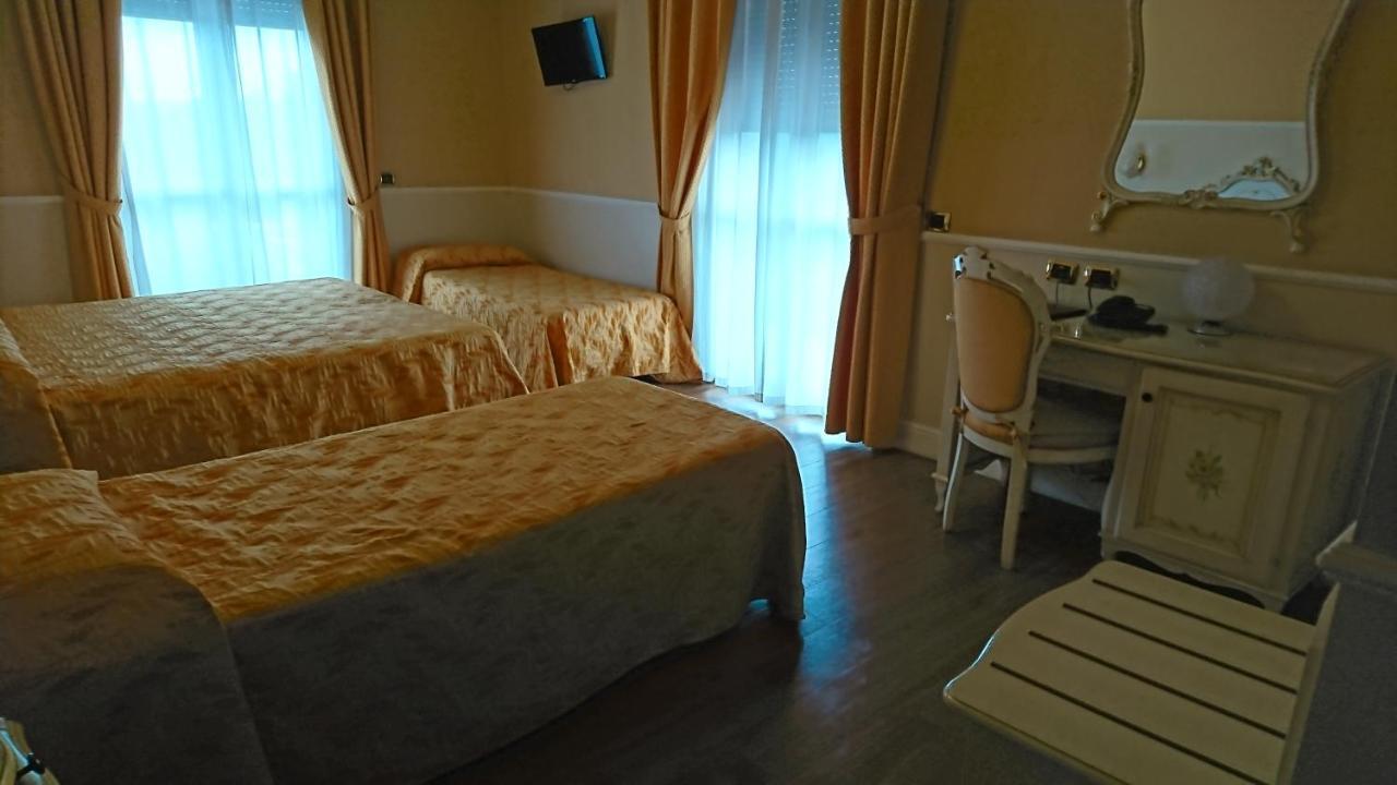 Hotel Confine 3*
