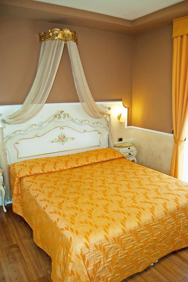 Hotel Confine 3*