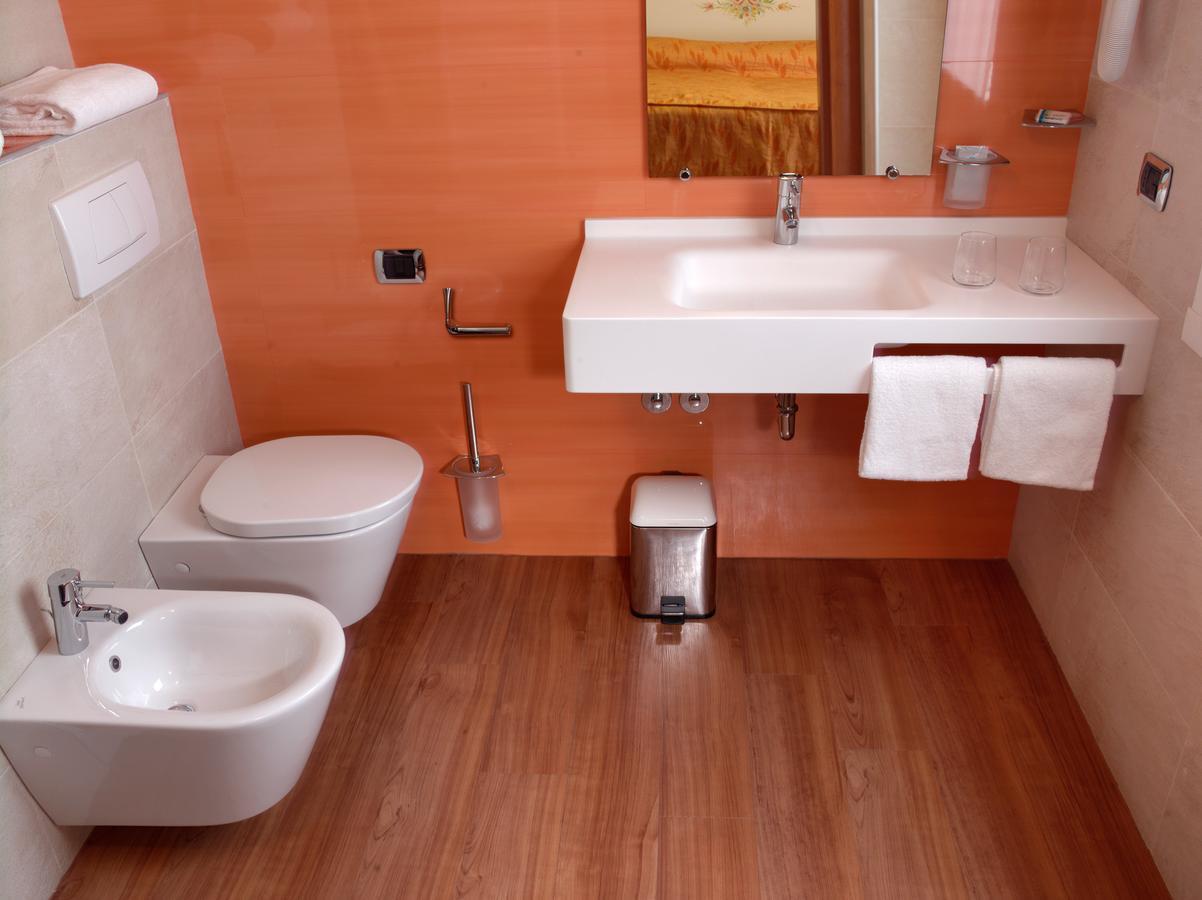 Hotel Confine 3*