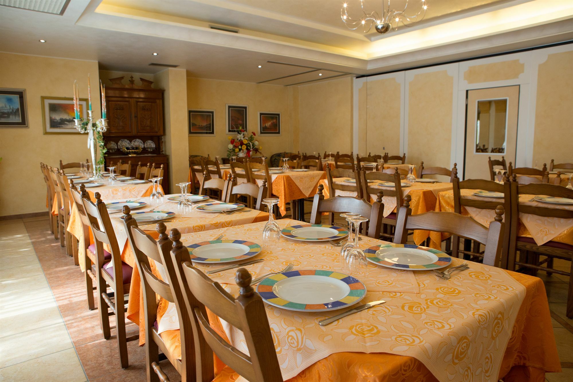 Confine Hotel 3*