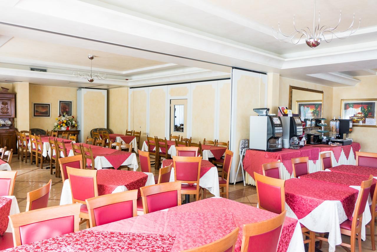 Confine Hotel
